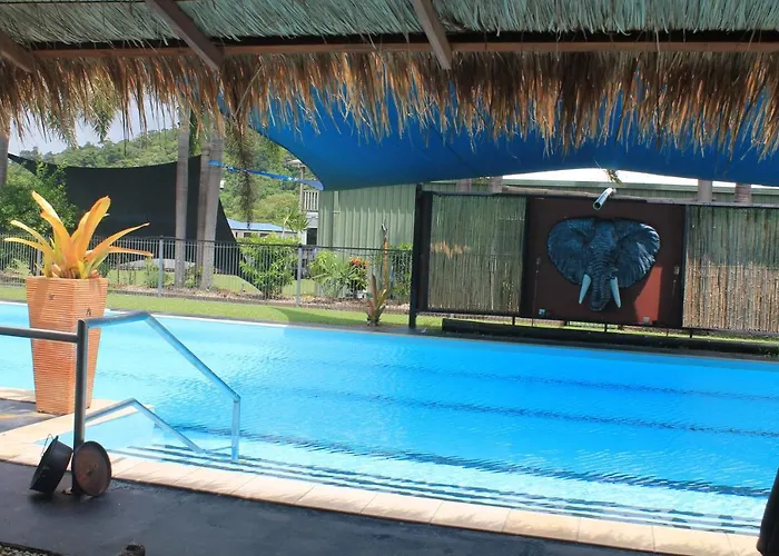Kurrimine 4 Bedroom House And Pool