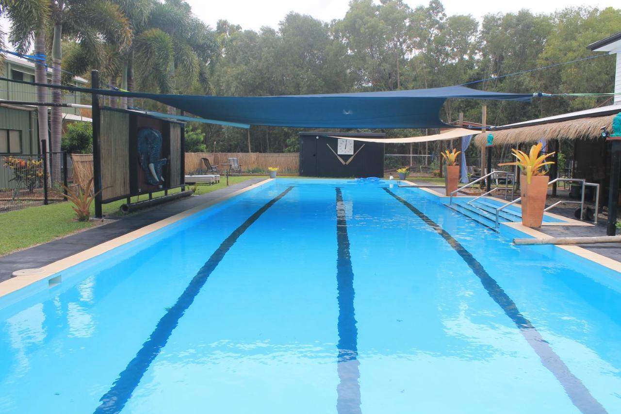 Kurrimine 4 Bedroom House And Pool Country house *