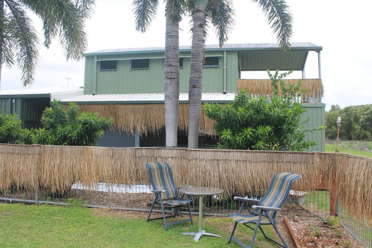 Kurrimine 4 Bedroom House And Pool Country house *
