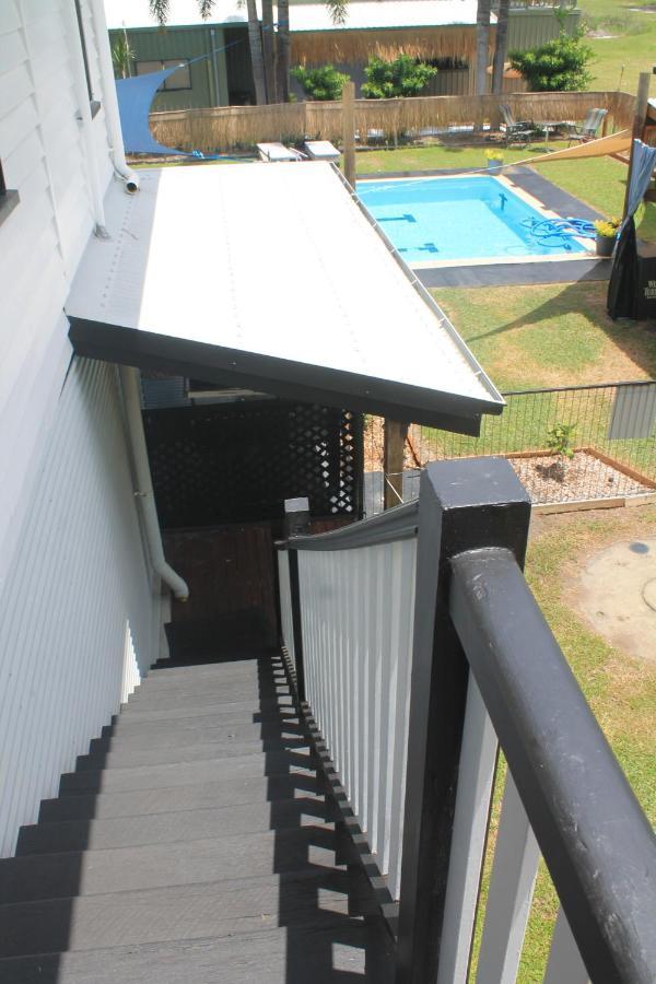 Kurrimine 4 Bedroom House And Pool Country house *